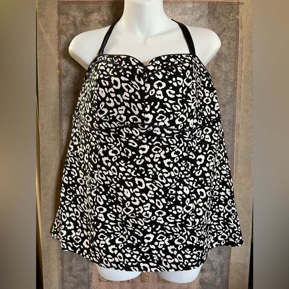 Torrid Babydoll Top - 1 - NWT